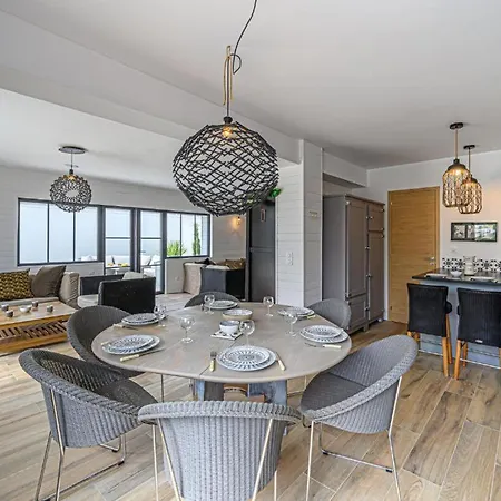 L'atelier D'artiste By Domaine De Colomban - Plages Et Commerces A Pieds *